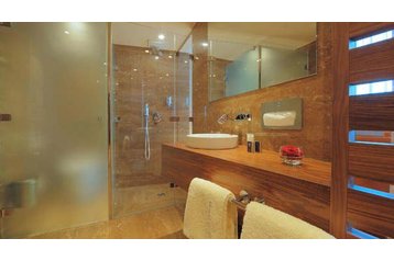 Чехия Hotel Mladé Buky, Екстериор